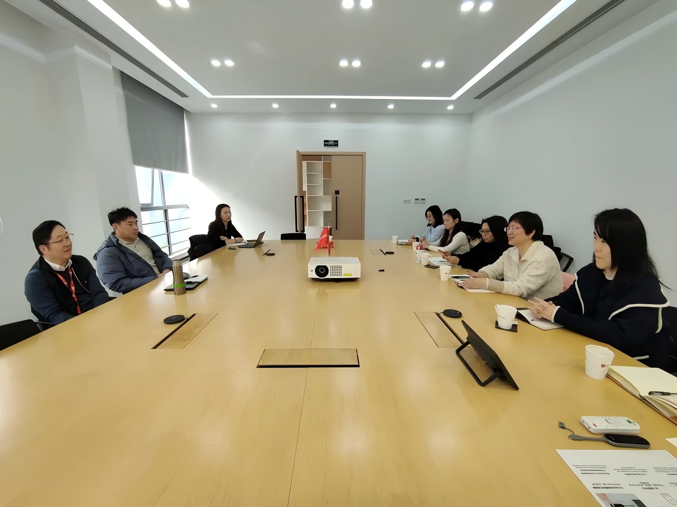 協(xié)會(huì)秘書(shū)長(zhǎng)劉秋麗帶隊(duì)走訪副會(huì)長(zhǎng)單位——格朗吉斯鋁業(yè)、上海有色金屬工業(yè)技術(shù)監(jiān)測(cè)中心